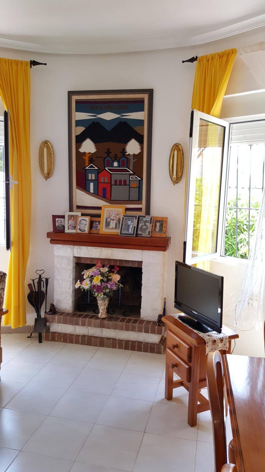 CHALET IN CORNER