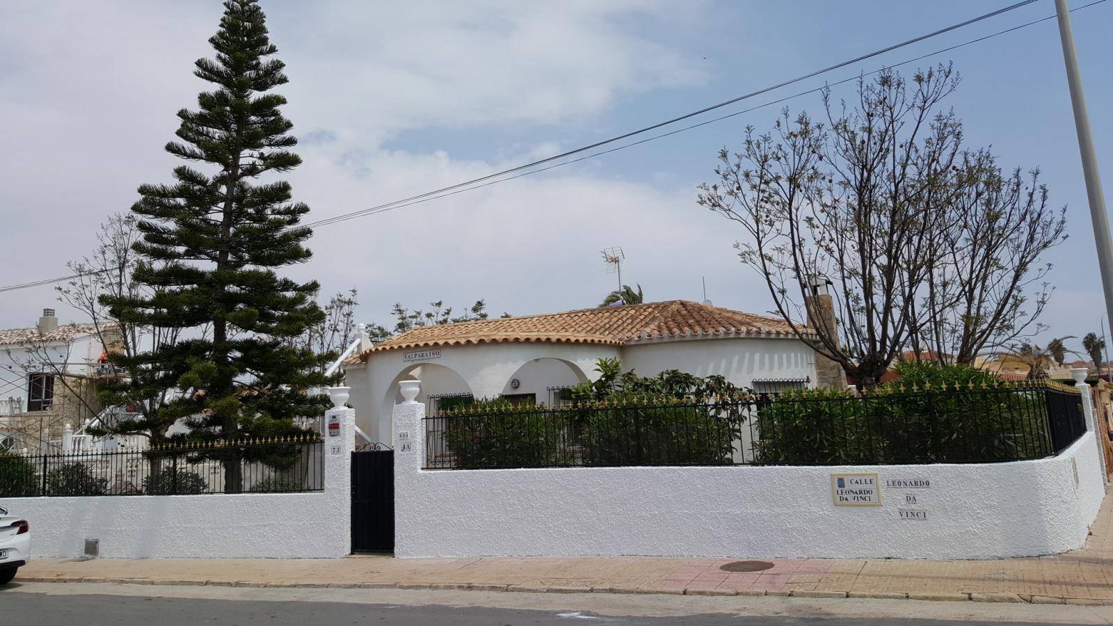 CHALET IN CORNER