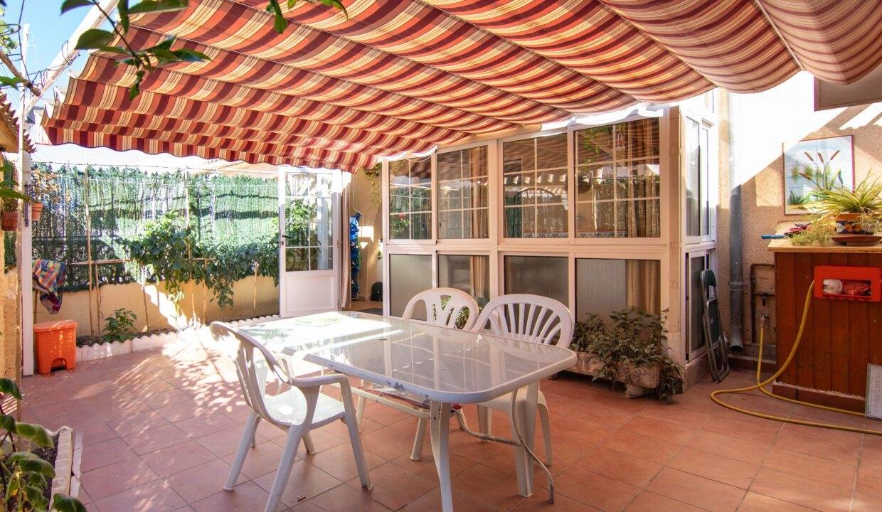 CORNER TOWNHOUSE BUNGALOW IN NUEVA TORREVIEJA WITH DRIVEWAY