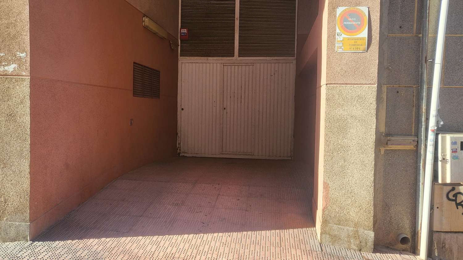 CENTRAL GARAGEPLATS MED RAMP