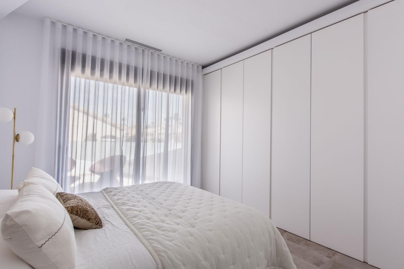 CHALET INDEPENDIENTE A ESTRENAR VILLA Nº 2 EN ORIHUELA COSTA CON PARKING Y PISCINA PRIVADA