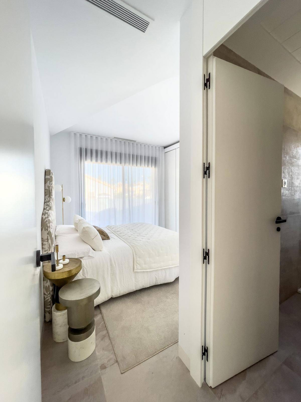 CHALET INDEPENDIENTE A ESTRENAR VILLA Nº 2 EN ORIHUELA COSTA CON PARKING Y PISCINA PRIVADA