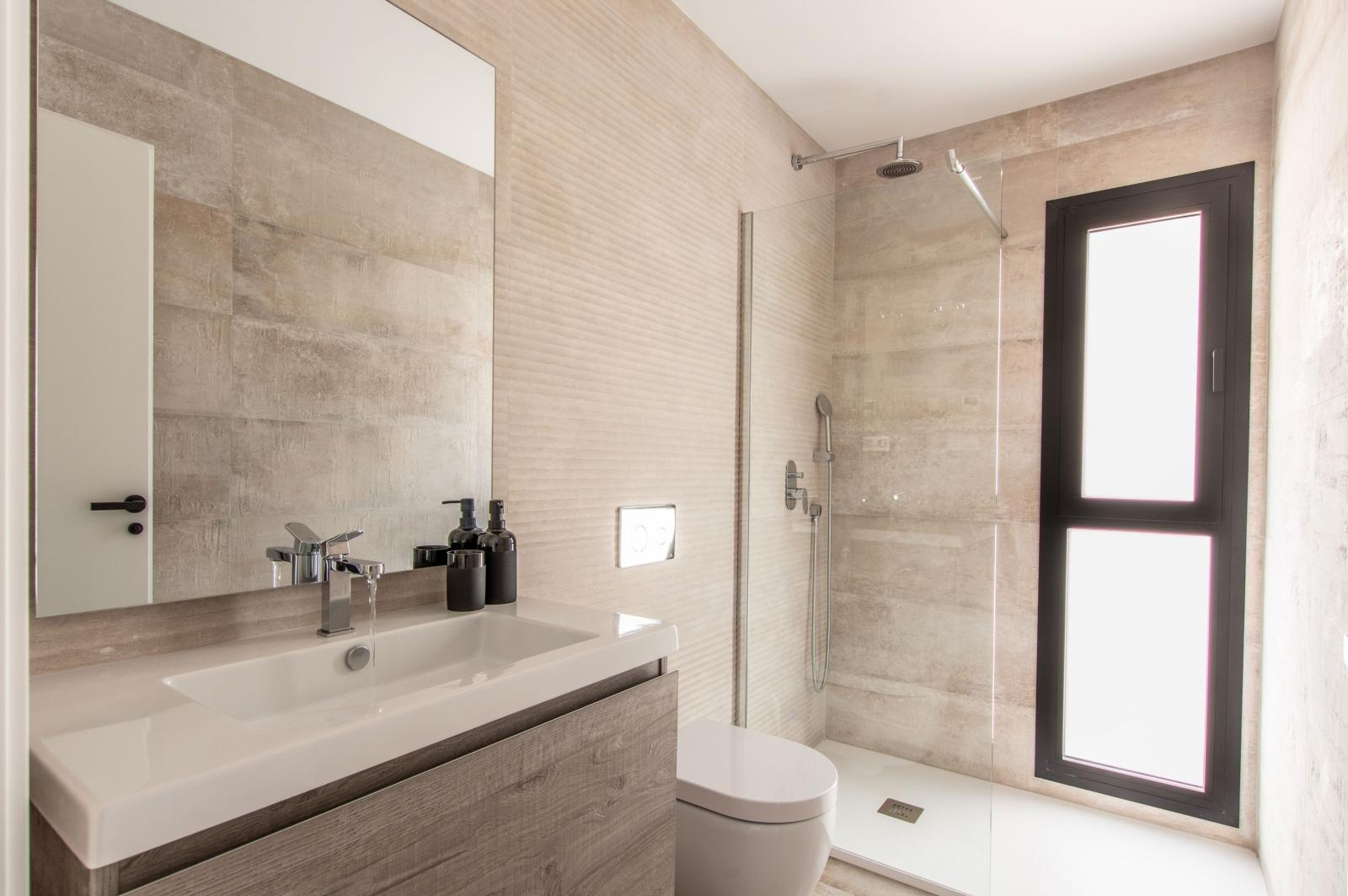 CHALET INDEPENDIENTE A ESTRENAR VILLA Nº 2 EN ORIHUELA COSTA CON PARKING Y PISCINA PRIVADA