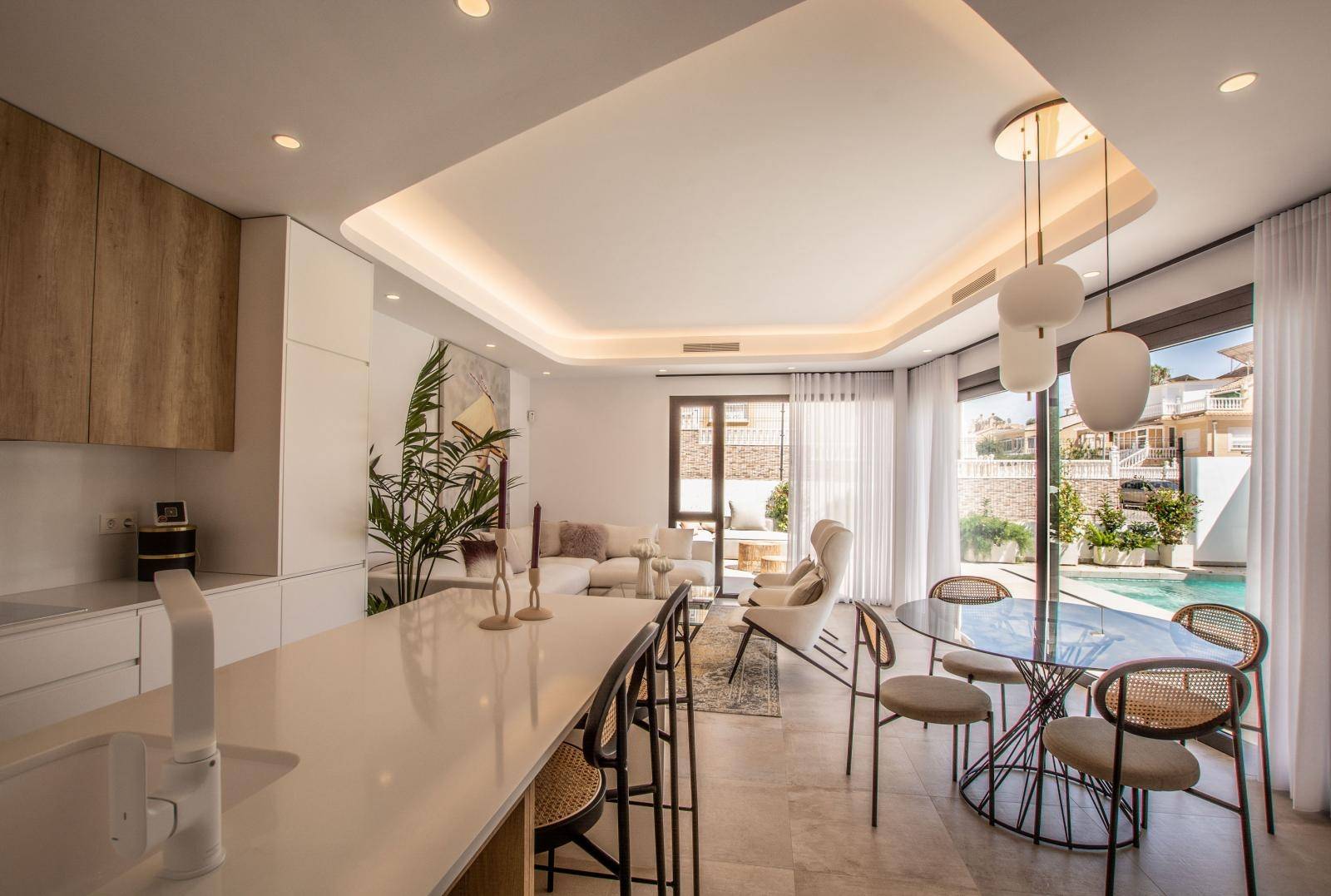 CHALET INDEPENDIENTE A ESTRENAR VILLA Nº 2 EN ORIHUELA COSTA CON PARKING Y PISCINA PRIVADA