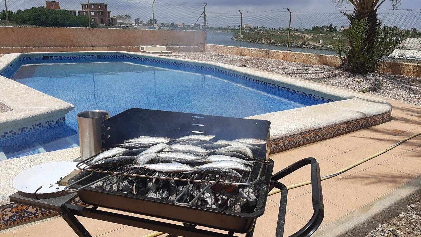 VILLA DE LUJO CON AMARRE PARA BARCO EN LA MANGA DEL MAR MENOR