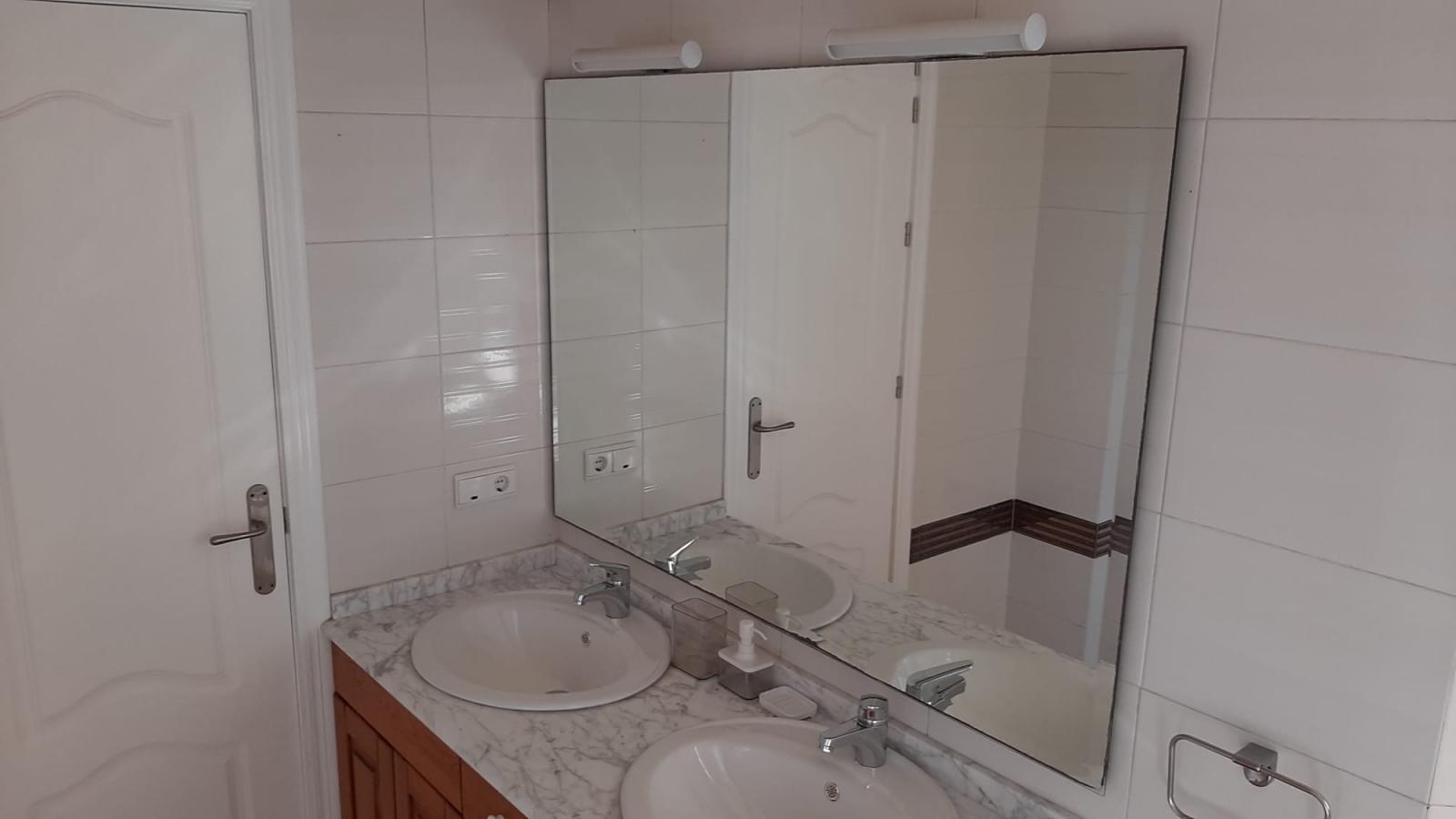 VILLA DE LUJO CON AMARRE PARA BARCO EN LA MANGA DEL MAR MENOR