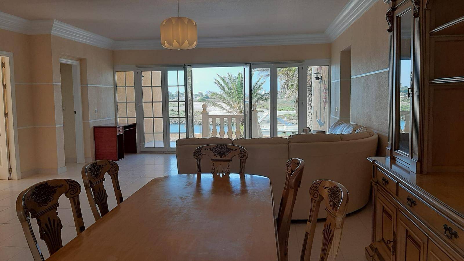VILLA DE LUJO CON AMARRE PARA BARCO EN LA MANGA DEL MAR MENOR