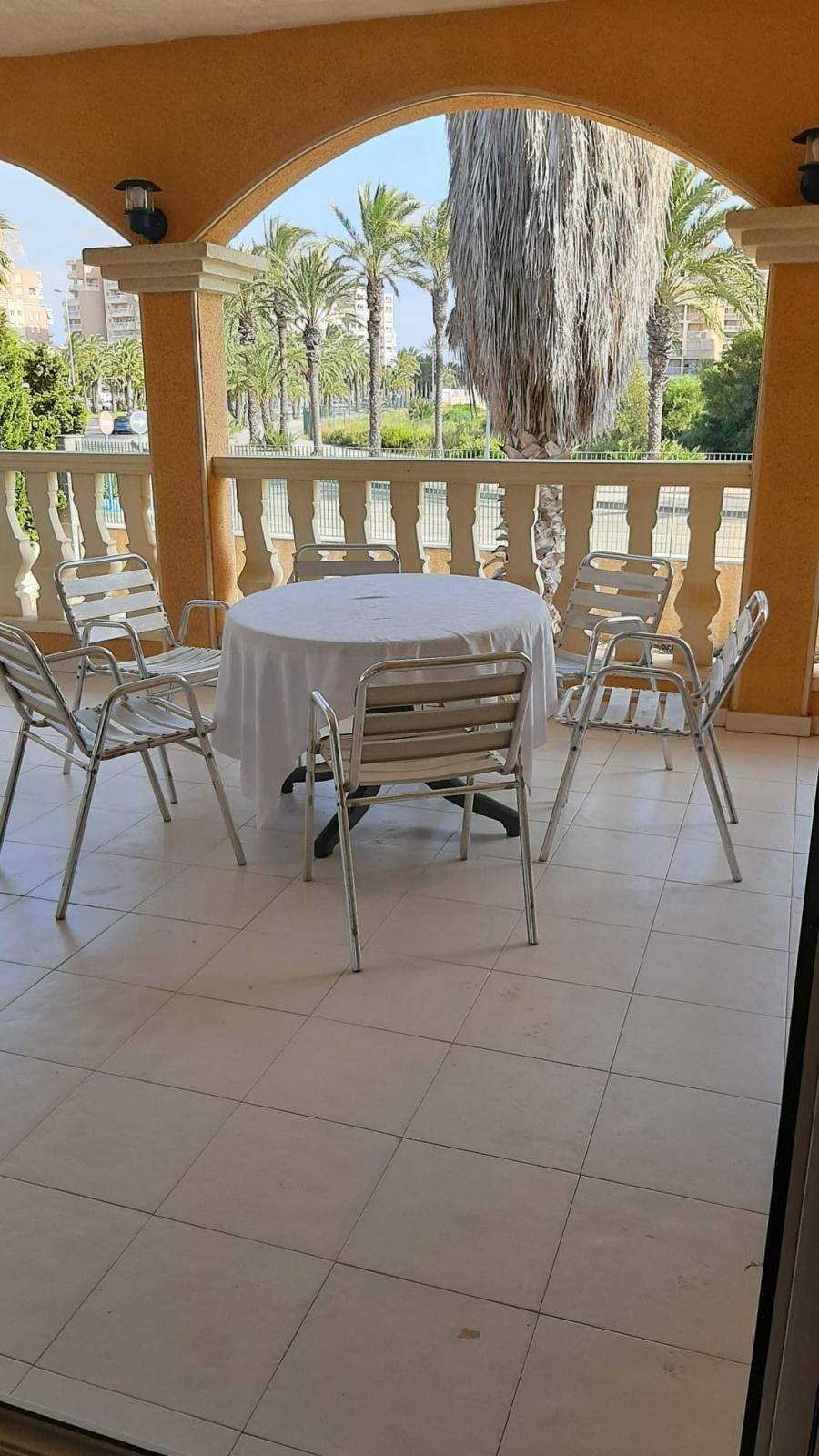 VILLA DE LUJO CON AMARRE PARA BARCO EN LA MANGA DEL MAR MENOR