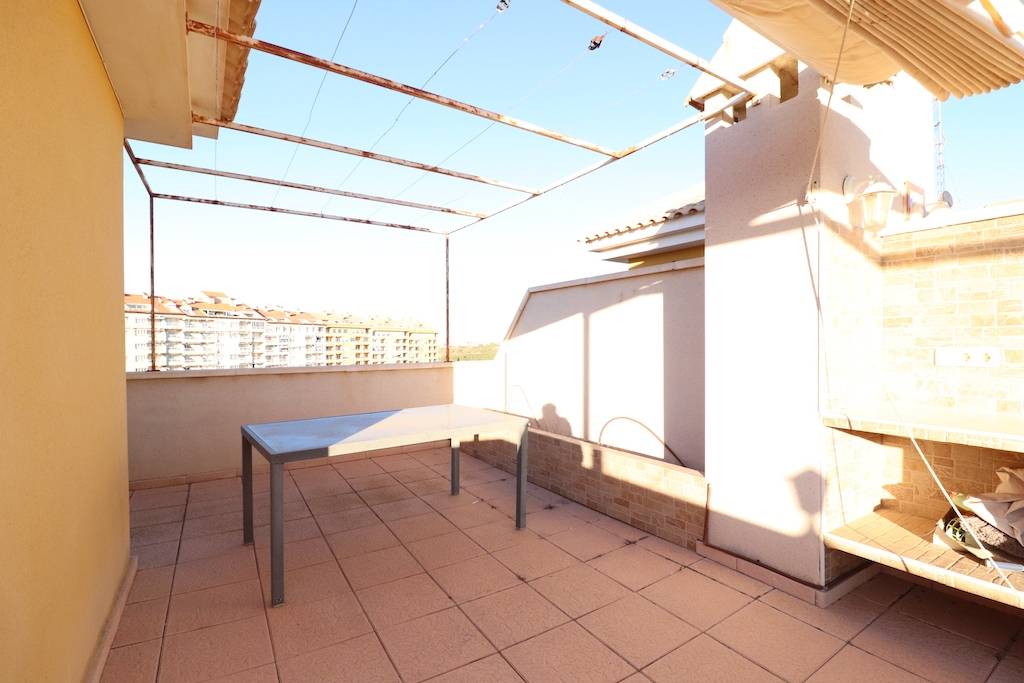 LARGE PENTHOUSE APARTMENT IN CAMPOAMOR