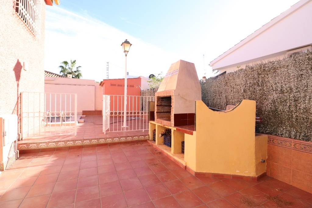 DETACHED CORNER VILLA IN CABO ROIG 300 METERS FROM THE SEA