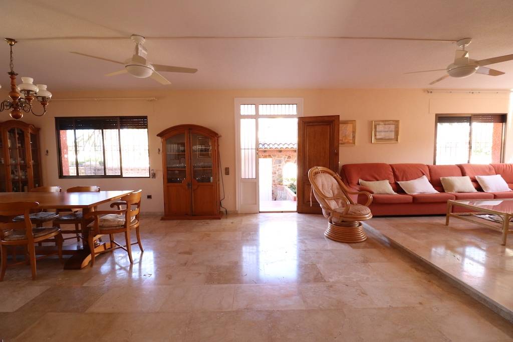 DETACHED CORNER VILLA IN CABO ROIG 300 METERS FROM THE SEA