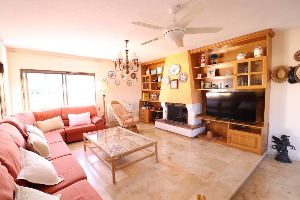 DETACHED CORNER VILLA IN CABO ROIG 300 METERS FROM THE SEA