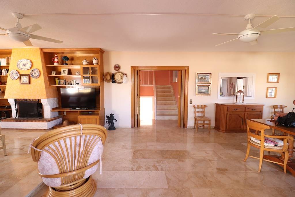 DETACHED CORNER VILLA IN CABO ROIG 300 METERS FROM THE SEA