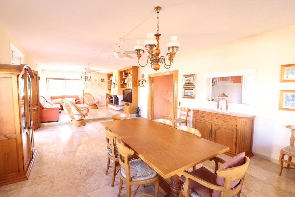 DETACHED CORNER VILLA IN CABO ROIG 300 METERS FROM THE SEA