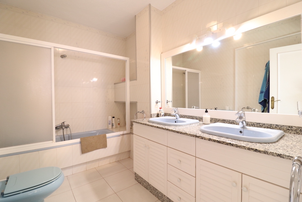 DETACHED CORNER VILLA IN CABO ROIG 300 METERS FROM THE SEA