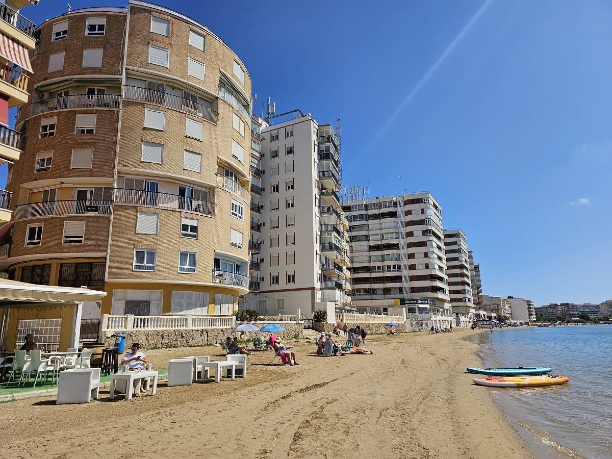 LOCAL COMERCIAL EN PRIMERA LÍNEA DE LA PLAYA ACEQUIÓN  