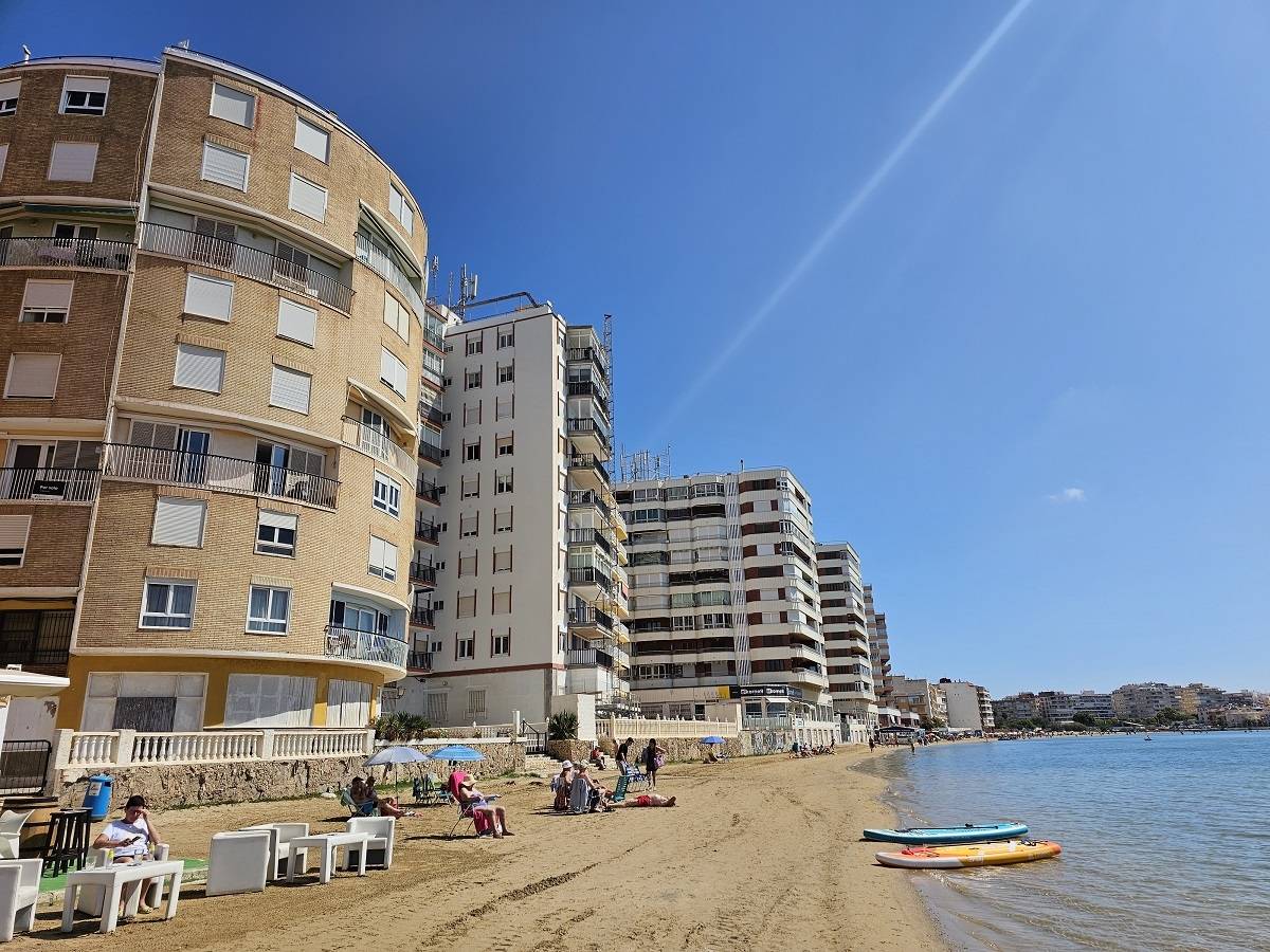 LOCAL COMERCIAL EN PRIMERA LÍNEA DE LA PLAYA ACEQUIÓN  