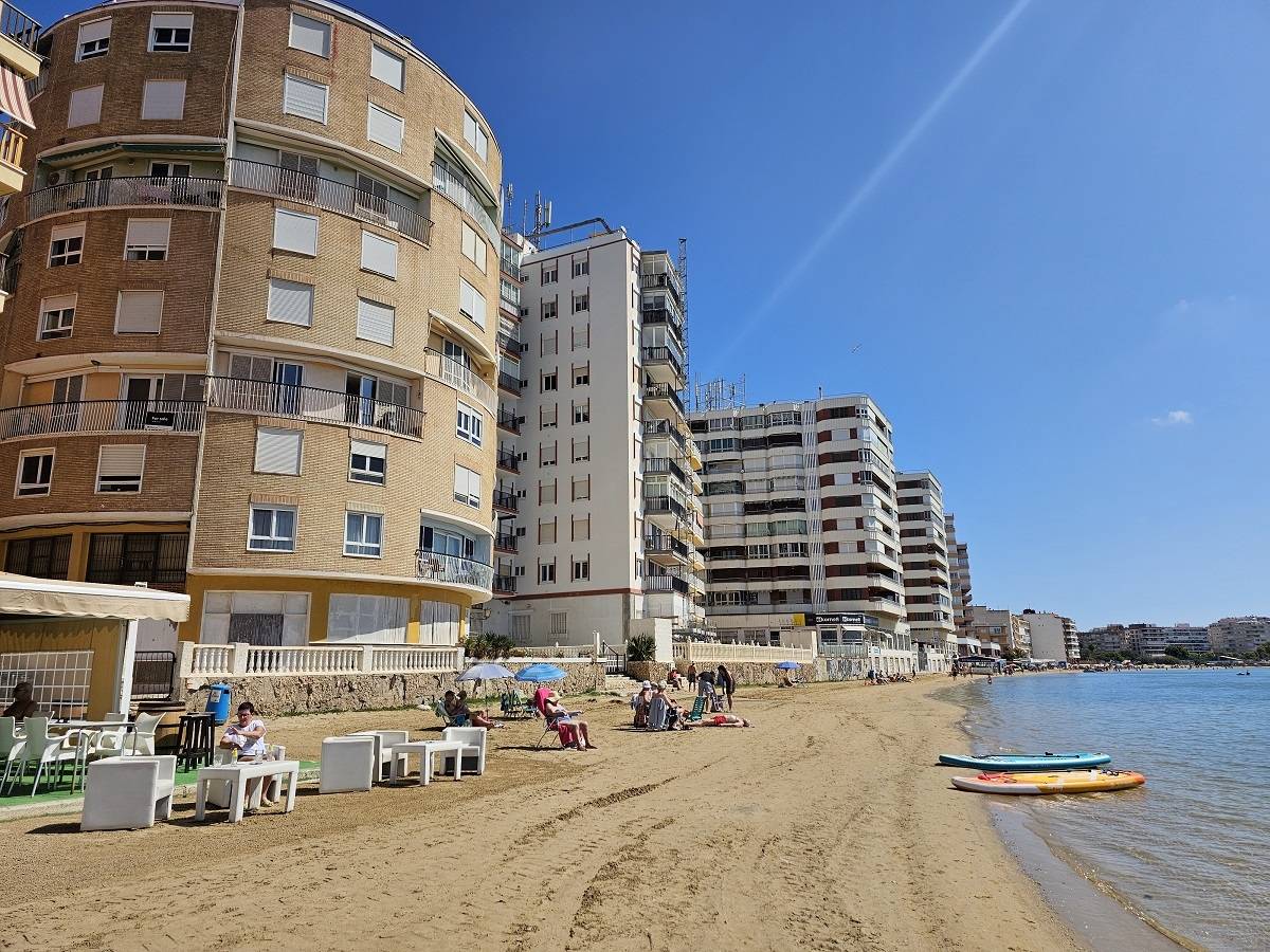LOCAL COMERCIAL EN PRIMERA LÍNEA DE LA PLAYA ACEQUIÓN  