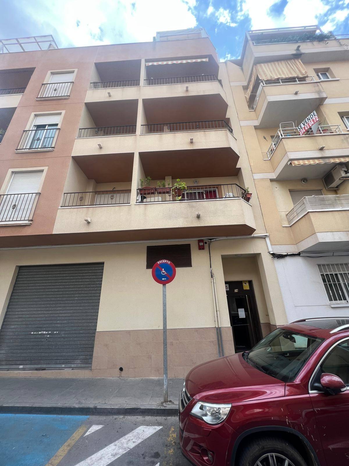 SPACIOUS APARTMENT IN THE CENTER OF TORREVIEJA