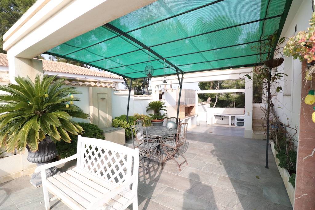 DETACHED VILLA IN PINAR DE CAMPOVERDE