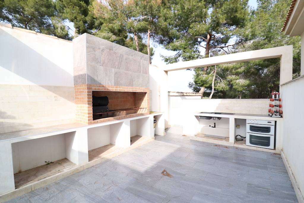 DETACHED VILLA IN PINAR DE CAMPOVERDE