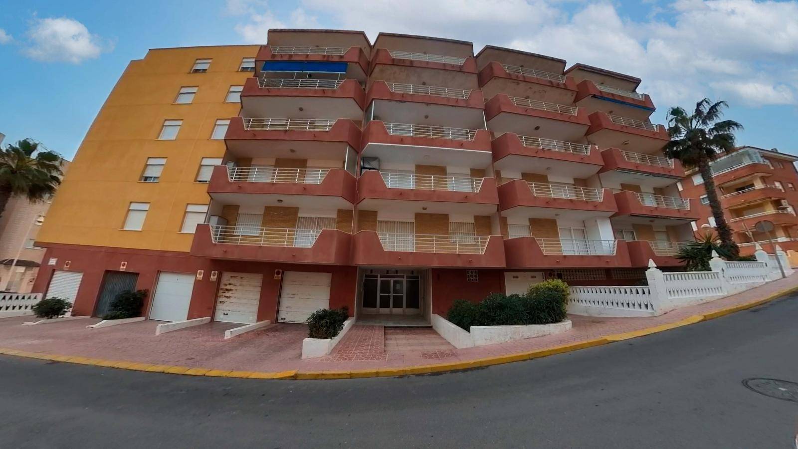 2ND LINE PENTHOUSE IN GUARDAMAR 100 METERS FROM LA ROQUETA BEACH