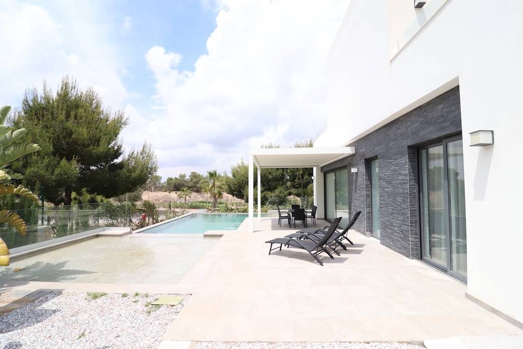 VILLA INDIVIDUELLE D’ANGLE À LAS COLINAS GOLF