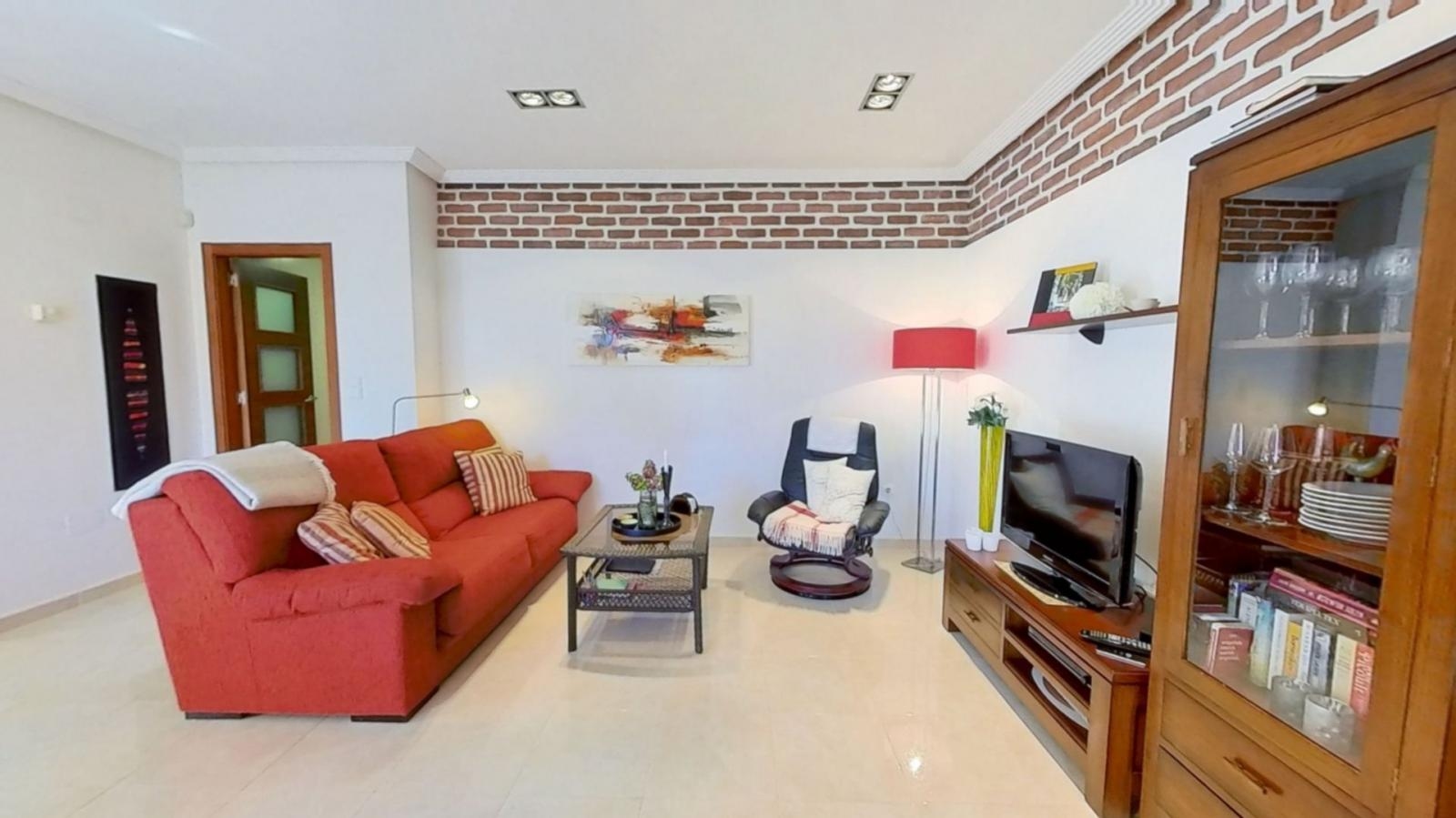 GROUND FLOOR BUNGALOW WITH LARGE SPACIOUS GARDEN IN CABO ROIG
