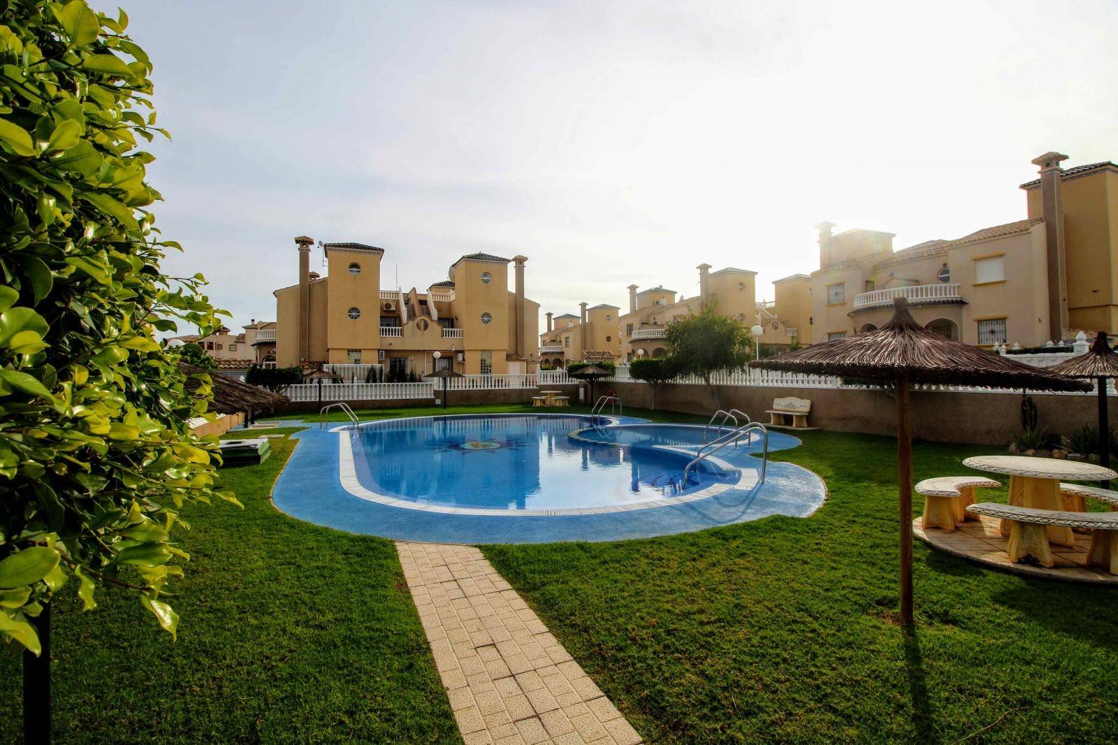 GROUND FLOOR APARTMENT WITH CAR ENTRANCE AND PRIVATE POOL IN LOMAS DE CABO ROIG