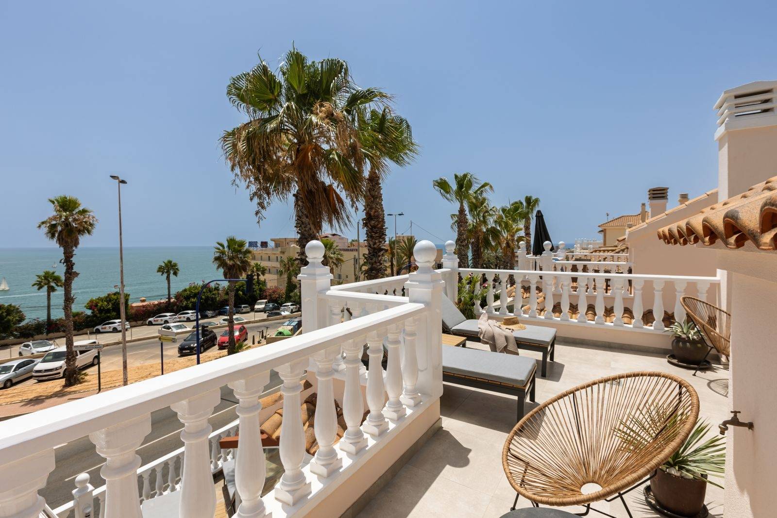 BEAUTIFUL VILLA WITH SPECTACULAR SEA VIEWS IN TORRE DEL MORO 1ST LINE
