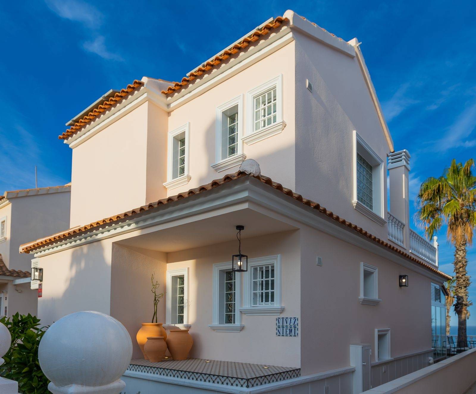 BEAUTIFUL VILLA WITH SPECTACULAR SEA VIEWS IN TORRE DEL MORO 1ST LINE