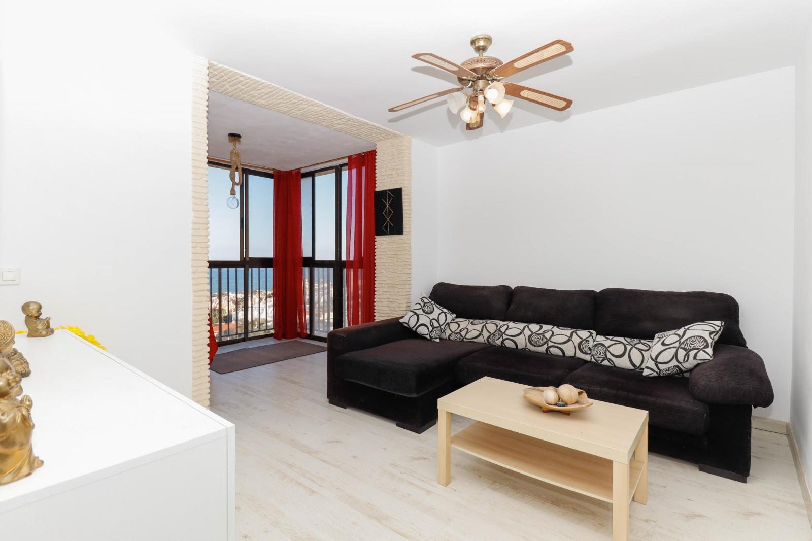 APARTAMENTO EN ZONA DE TORRELAMATA CON VISTAS ESPECTACULARES AL MAR