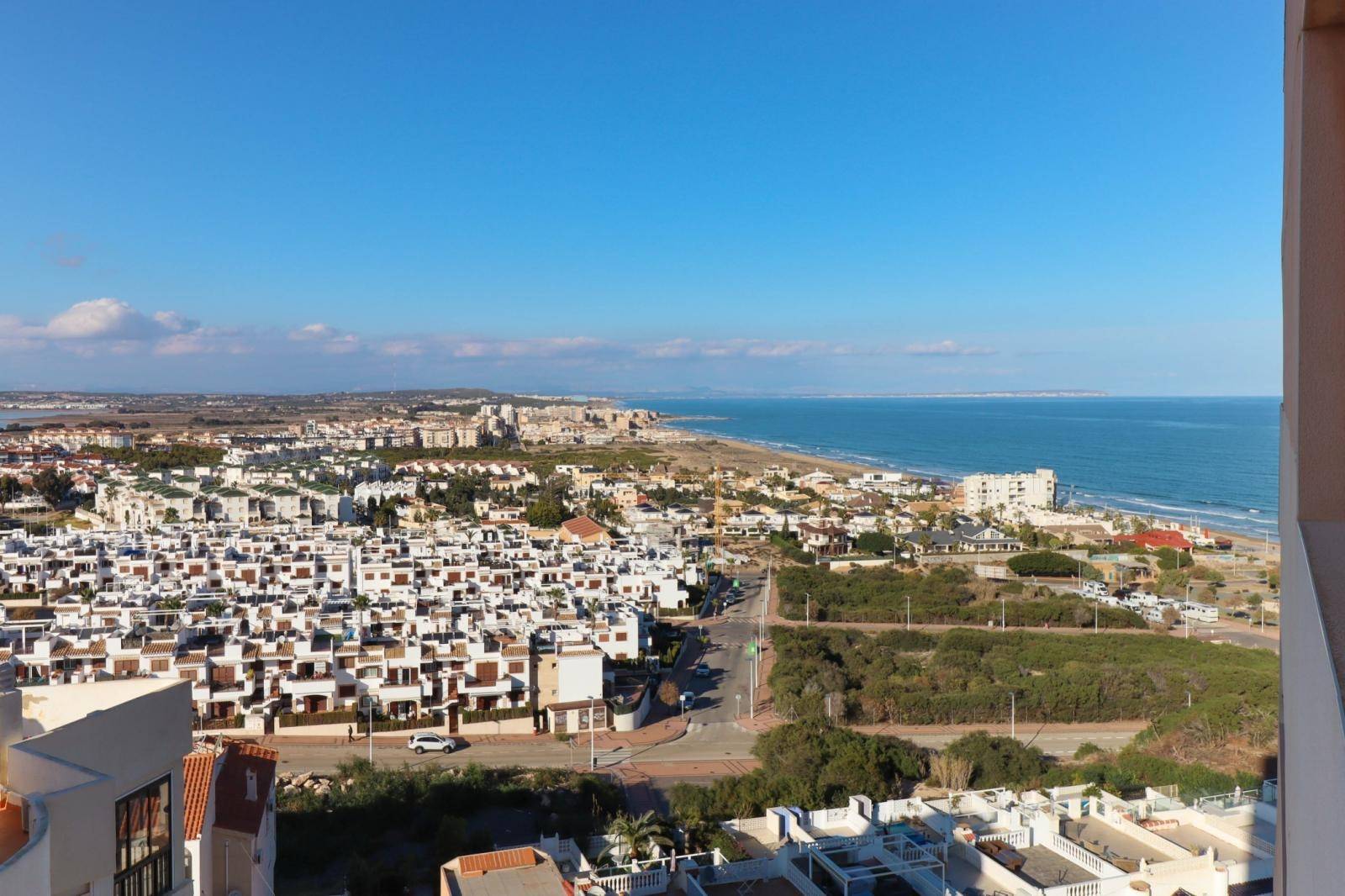 APARTAMENTO EN ZONA DE TORRELAMATA CON VISTAS ESPECTACULARES AL MAR