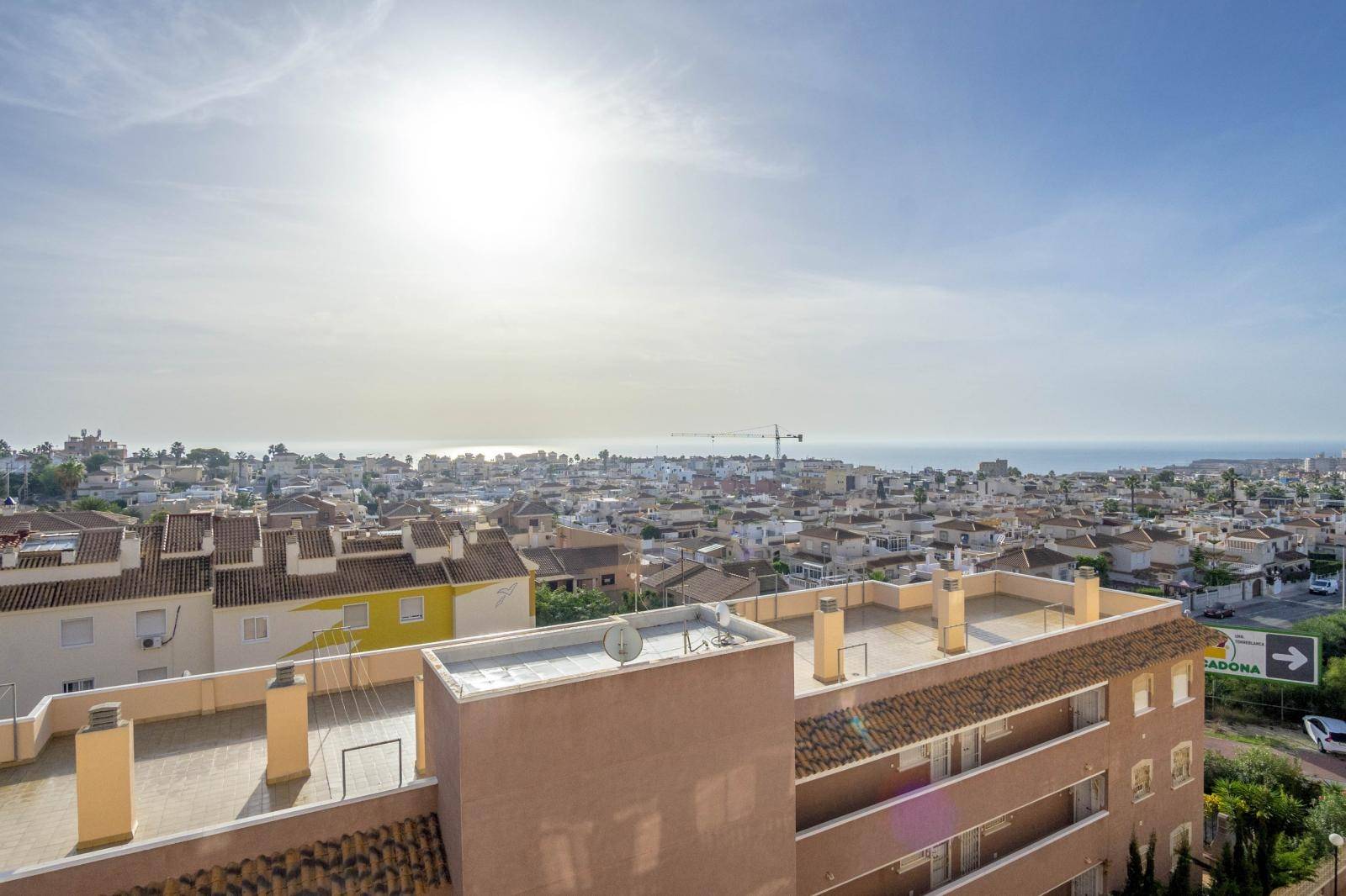 AMAZING PENTHOUSE WITH SEA VIEWS, PRIVATE PARKING AND COMMUNAL POOL