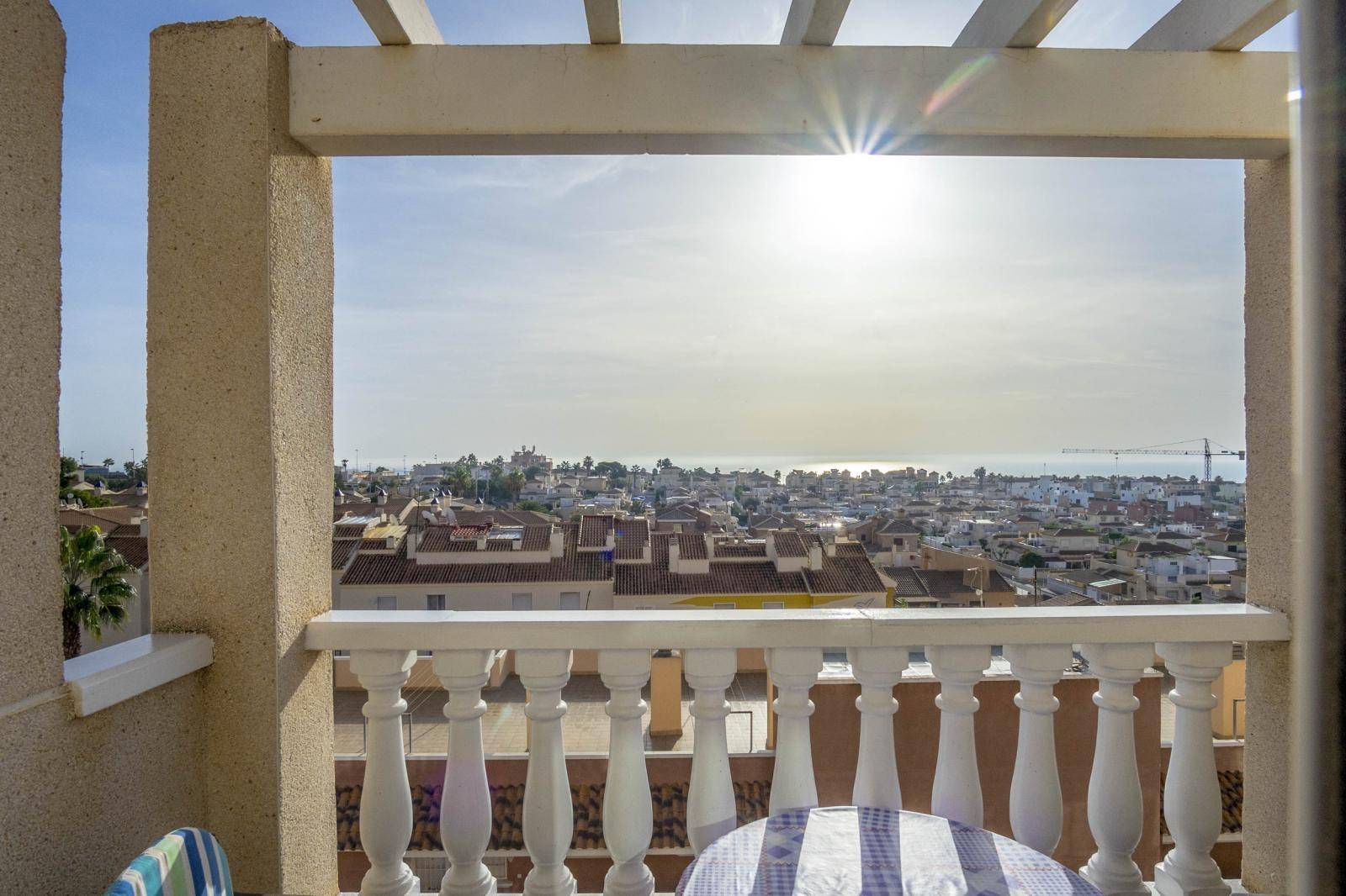 AMAZING PENTHOUSE WITH SEA VIEWS, PRIVATE PARKING AND COMMUNAL POOL