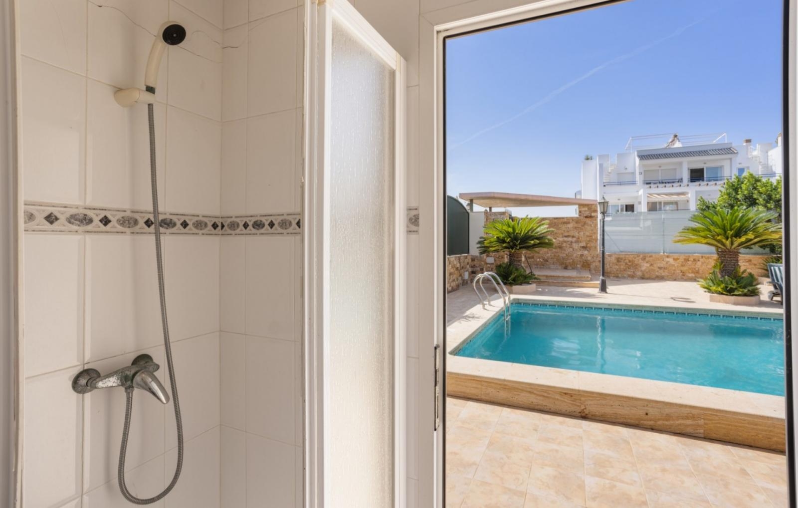 LUXURIOUS AND SPACIOUS VILLA 100M FROM THE SEA IN LA VELETA