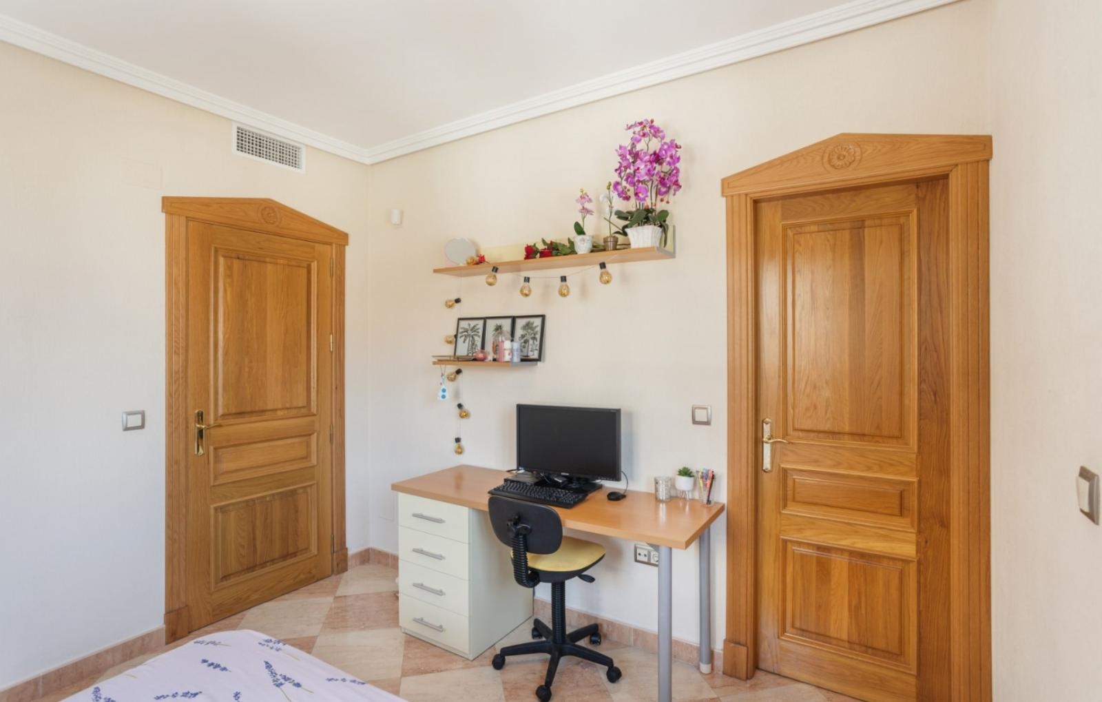LUXOSA I ÀMPLIA VILA A 100M DEL MAR A LA VELETA
