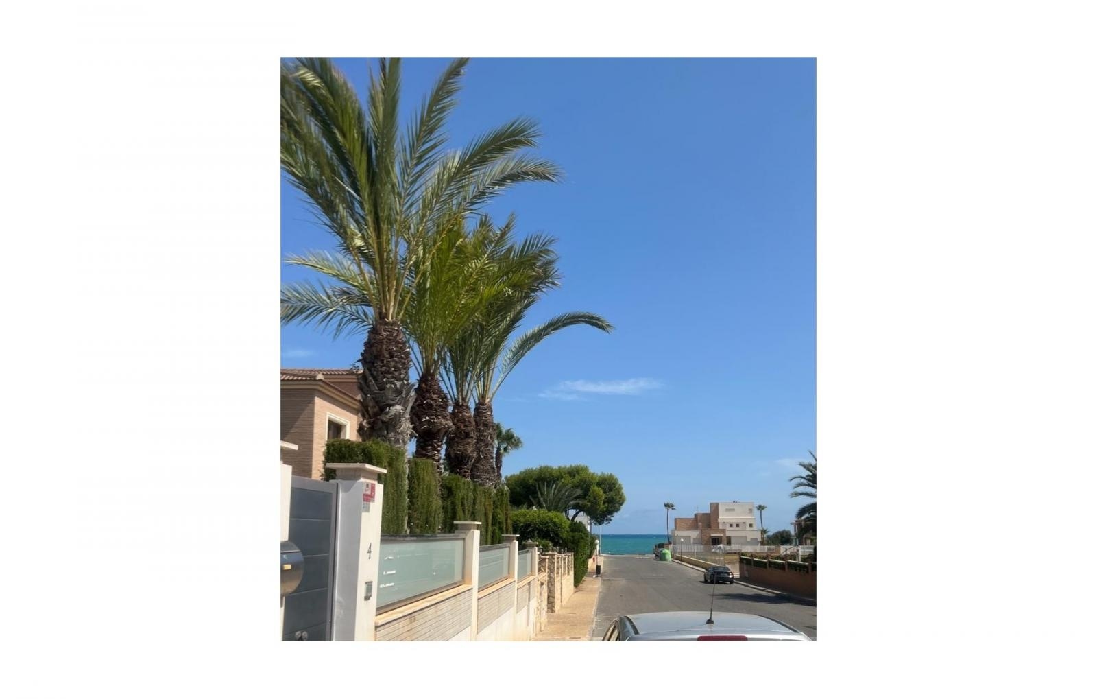 LUXOSA I ÀMPLIA VILA A 100M DEL MAR A LA VELETA