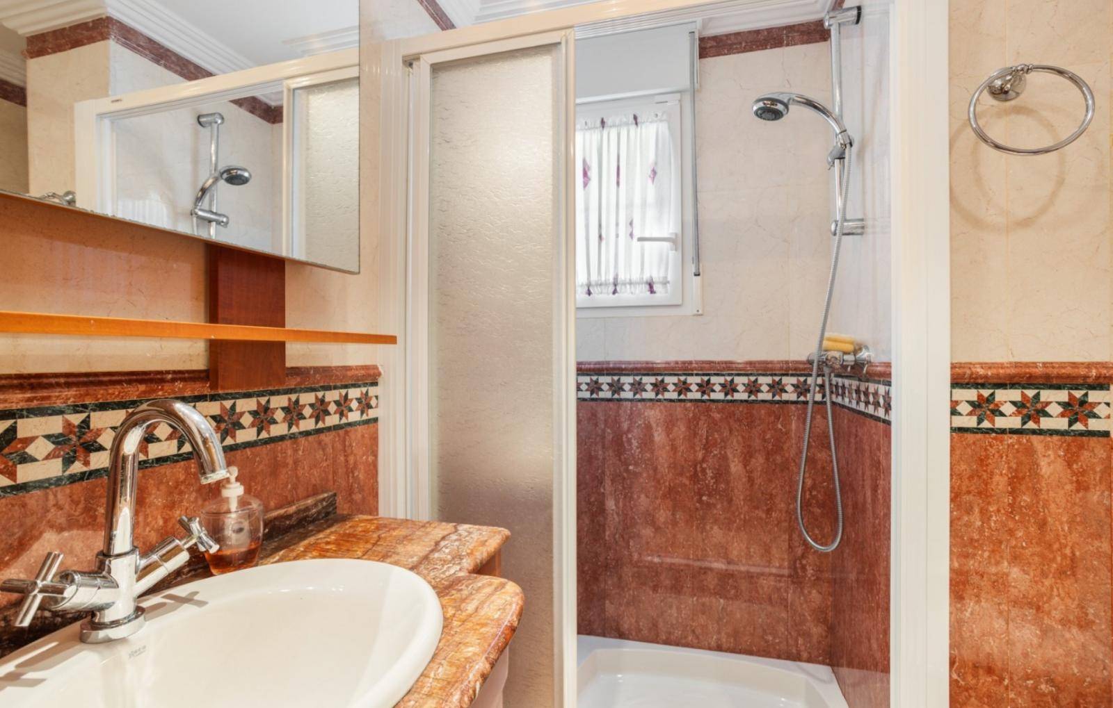 LUXOSA I ÀMPLIA VILA A 100M DEL MAR A LA VELETA