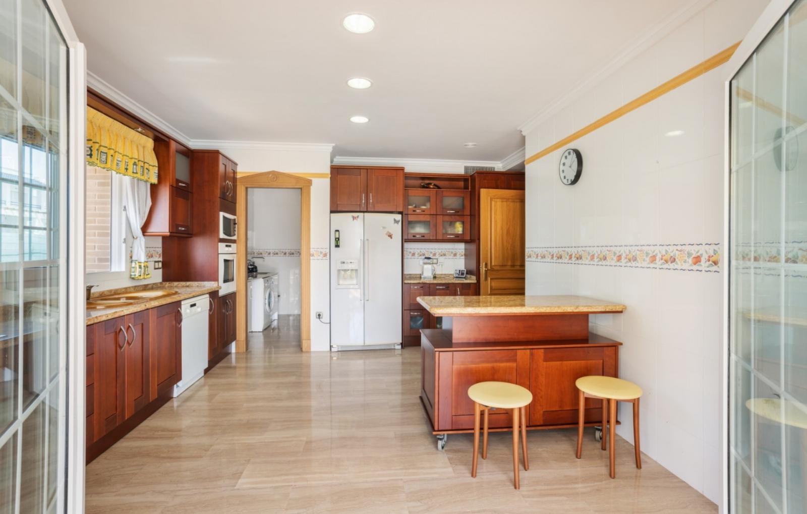 LUXOSA I ÀMPLIA VILA A 100M DEL MAR A LA VELETA