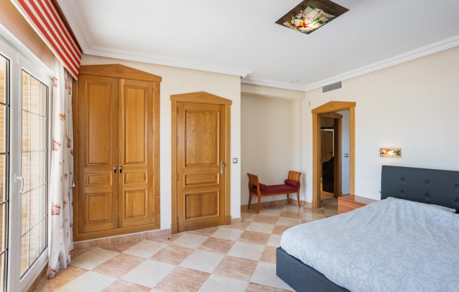 LUXOSA I ÀMPLIA VILA A 100M DEL MAR A LA VELETA
