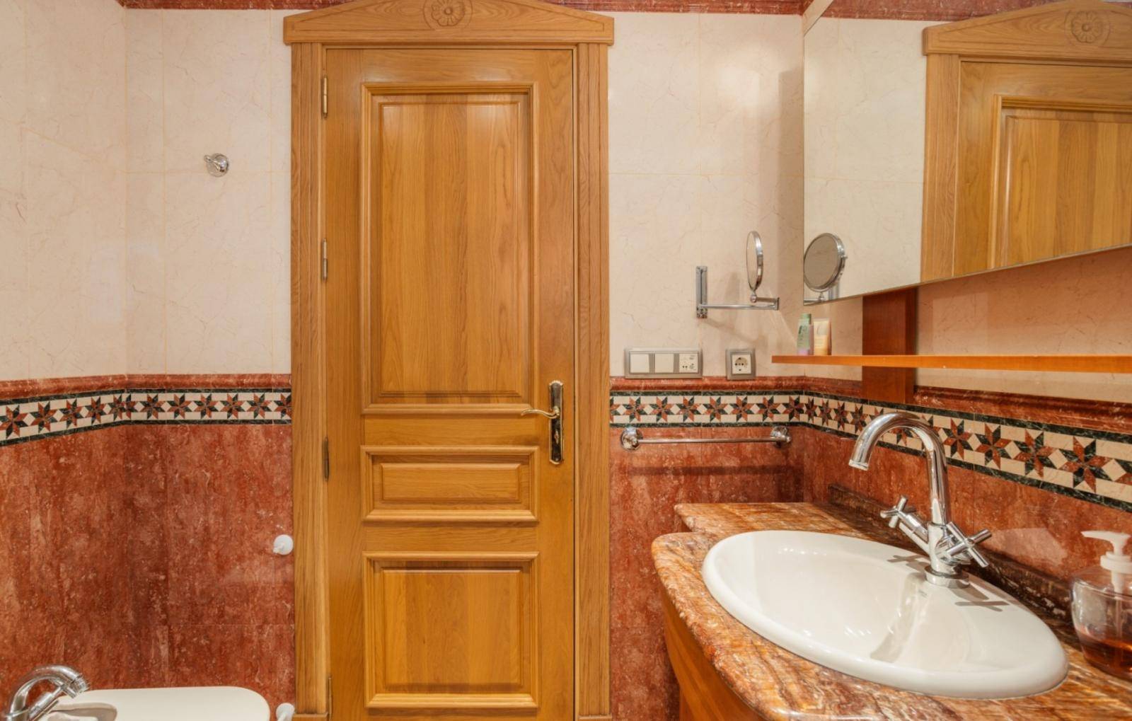 LUXOSA I ÀMPLIA VILA A 100M DEL MAR A LA VELETA