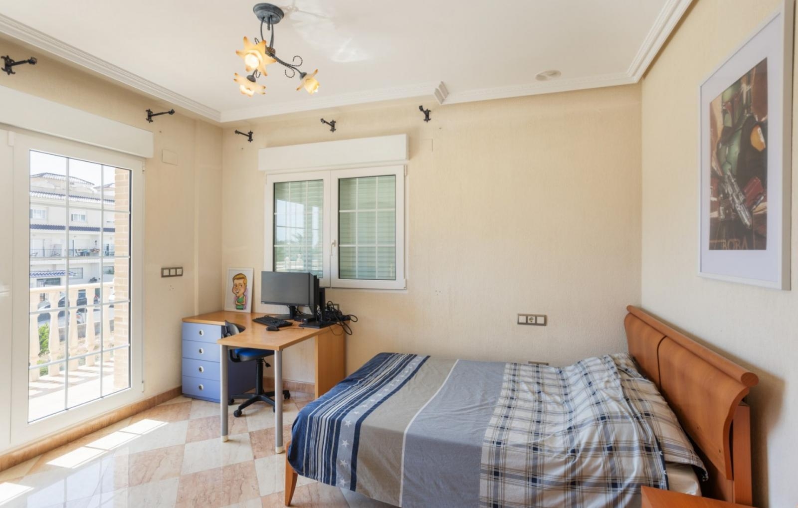 LUXOSA I ÀMPLIA VILA A 100M DEL MAR A LA VELETA
