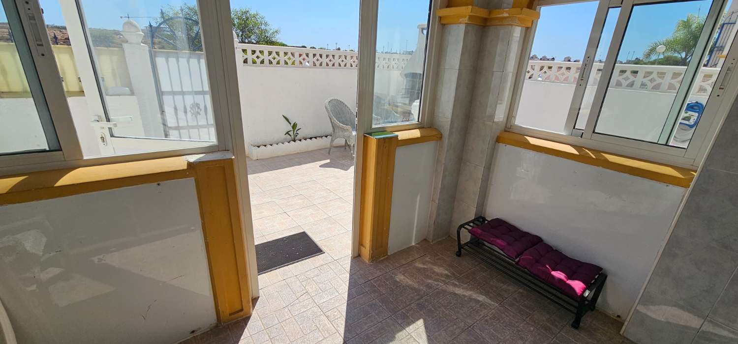 BUNGALOW DE PLANTA BAJA  DE ESQUINA EN URB. JARDIN DEL MAR V