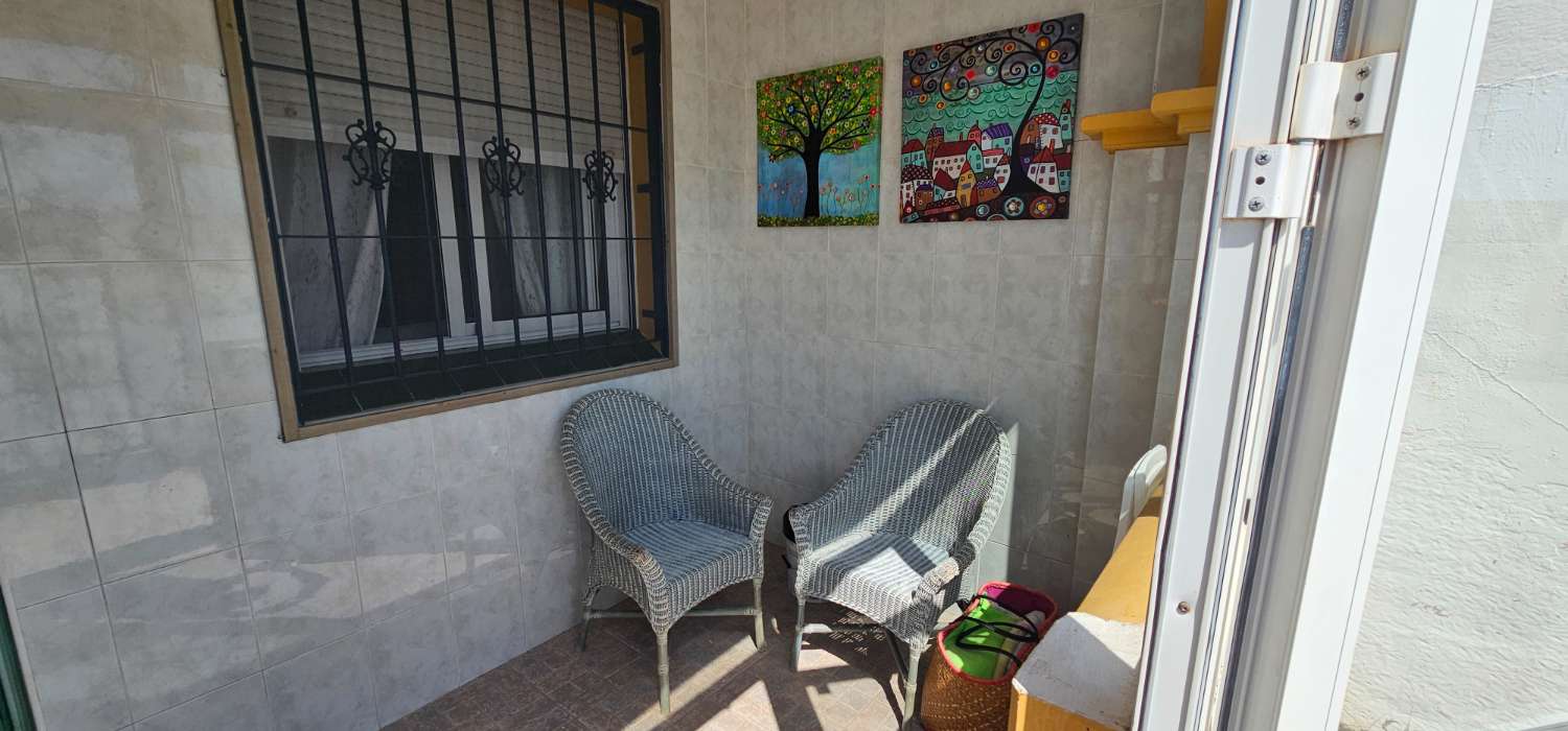BUNGALOW DE PLANTA BAJA  DE ESQUINA EN URB. JARDIN DEL MAR V