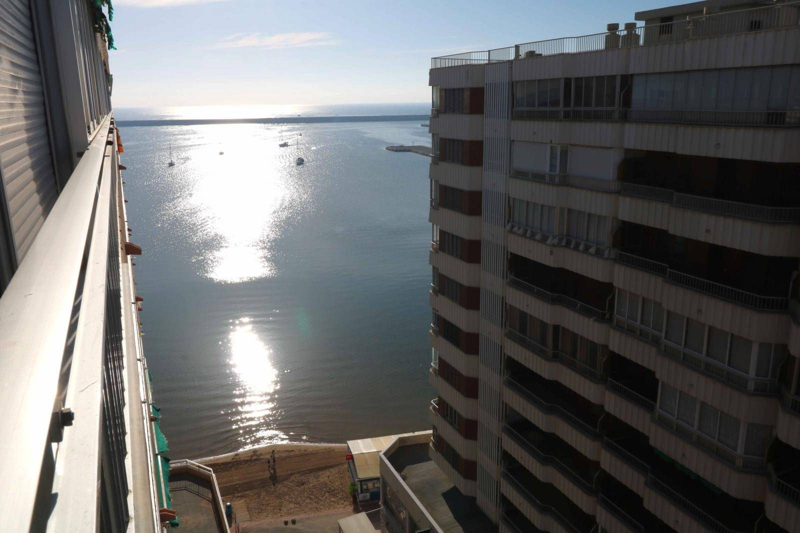 EXCLUSIVE RENOVATED APARTMENT IN NAVAMARES 1ST LINE OF THE ACEQUION WITH SWIMMING POOL!!