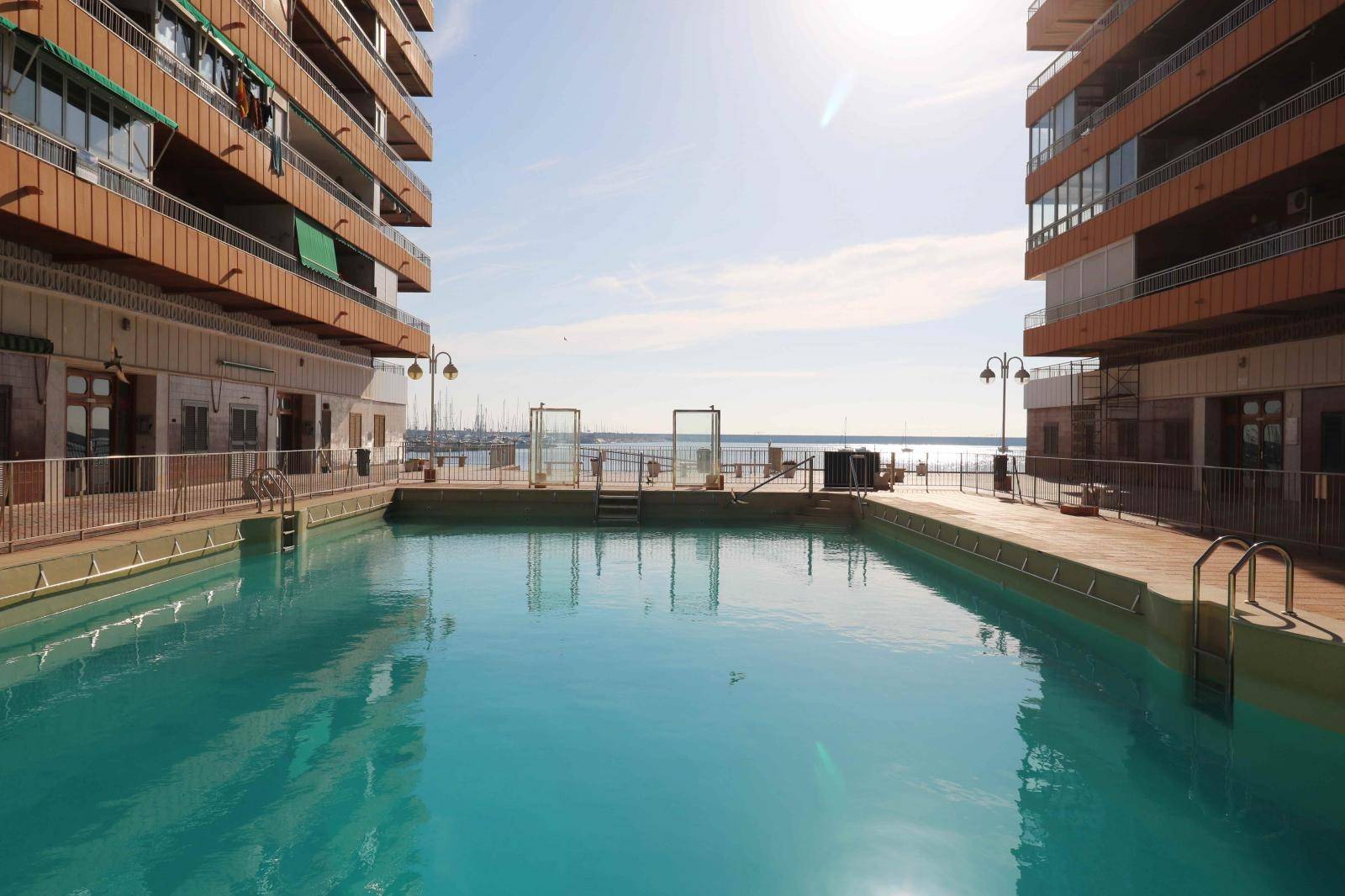 APPARTEMENT EXCLUSIF RÉNOVÉ À NAVAMARES 1ÈRE LIGNE DE L’ACEQUION AVEC PISCINE !!
