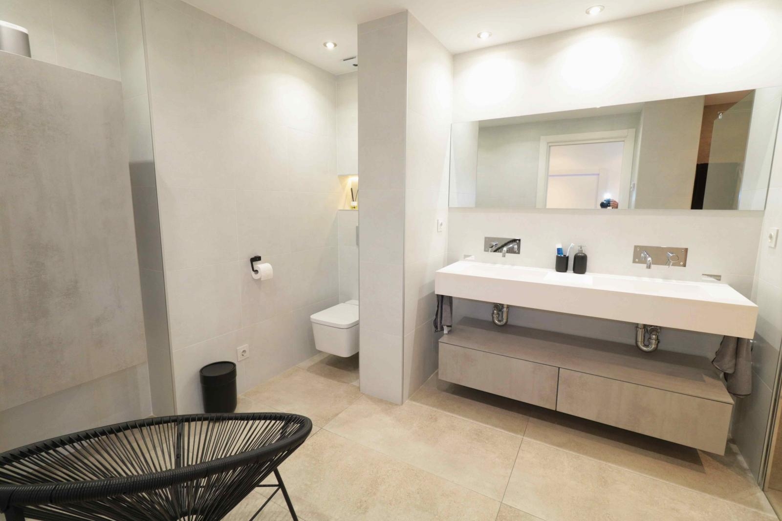 APPARTEMENT EXCLUSIF RÉNOVÉ À NAVAMARES 1ÈRE LIGNE DE L’ACEQUION AVEC PISCINE !!