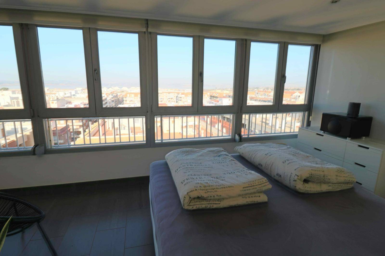 APPARTEMENT EXCLUSIF RÉNOVÉ À NAVAMARES 1ÈRE LIGNE DE L’ACEQUION AVEC PISCINE !!