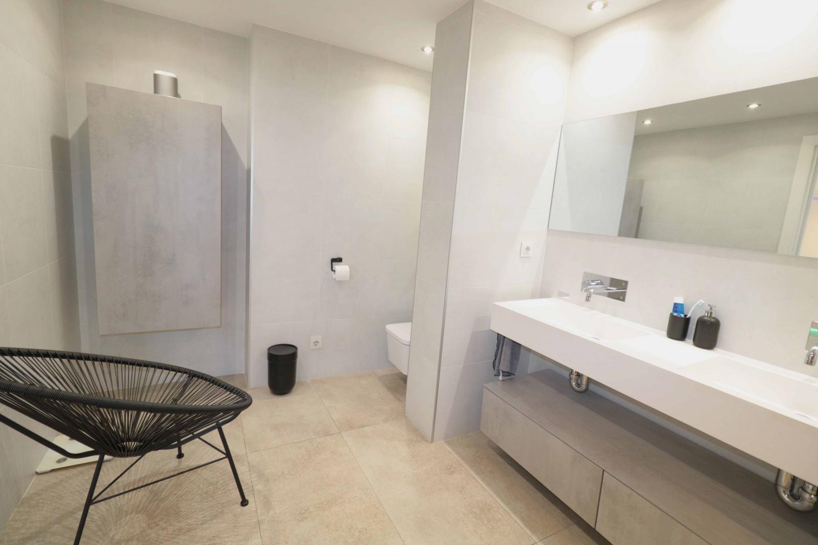 APPARTEMENT EXCLUSIF RÉNOVÉ À NAVAMARES 1ÈRE LIGNE DE L’ACEQUION AVEC PISCINE !!